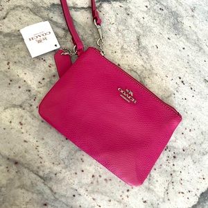 Coach corner zip wristlet brand new